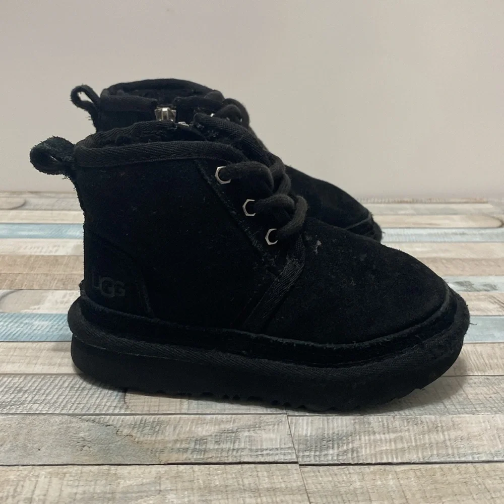 Ugg Neumel II Chukka Kids Boots